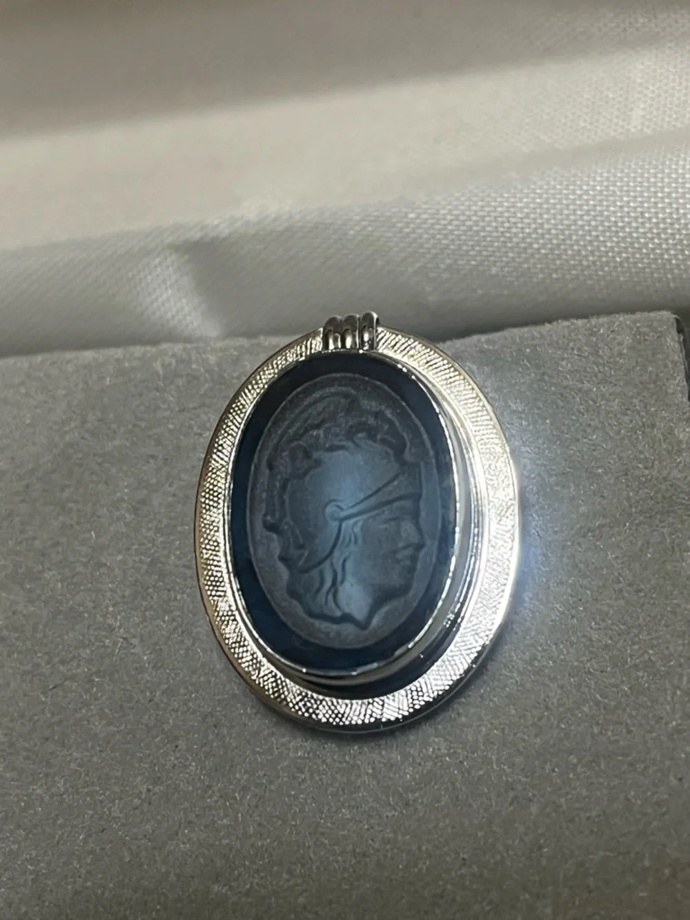 Destino Sterling Gladiator Cameo Cuff Links